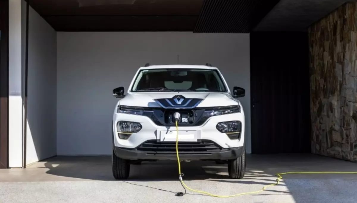 Depois da Caoa com o iCar, Renault também reduz o preço de seu hatch elétrico