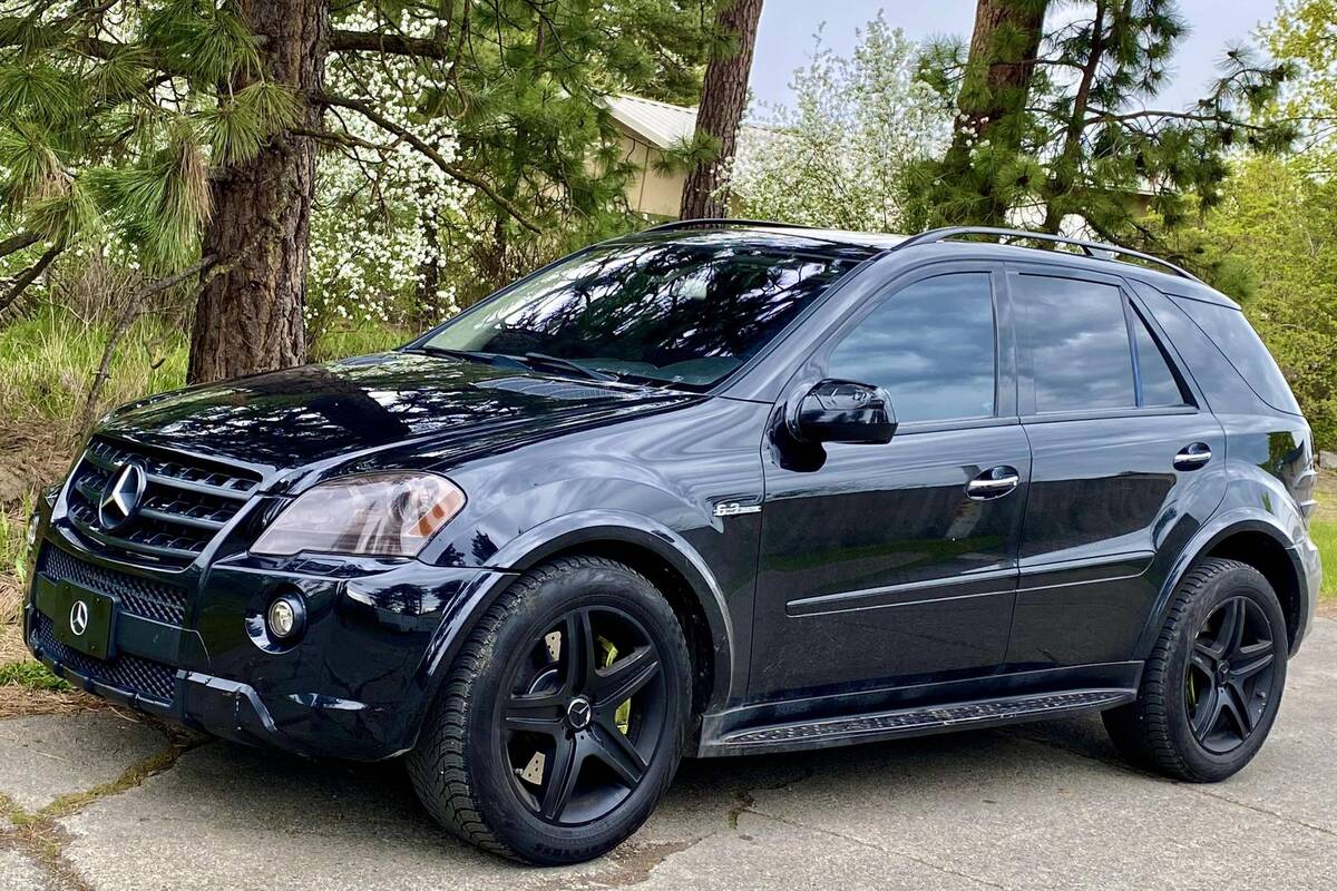 Um Mercedez Benz de luxo pelo preço de uma Strada, este é o ML 63