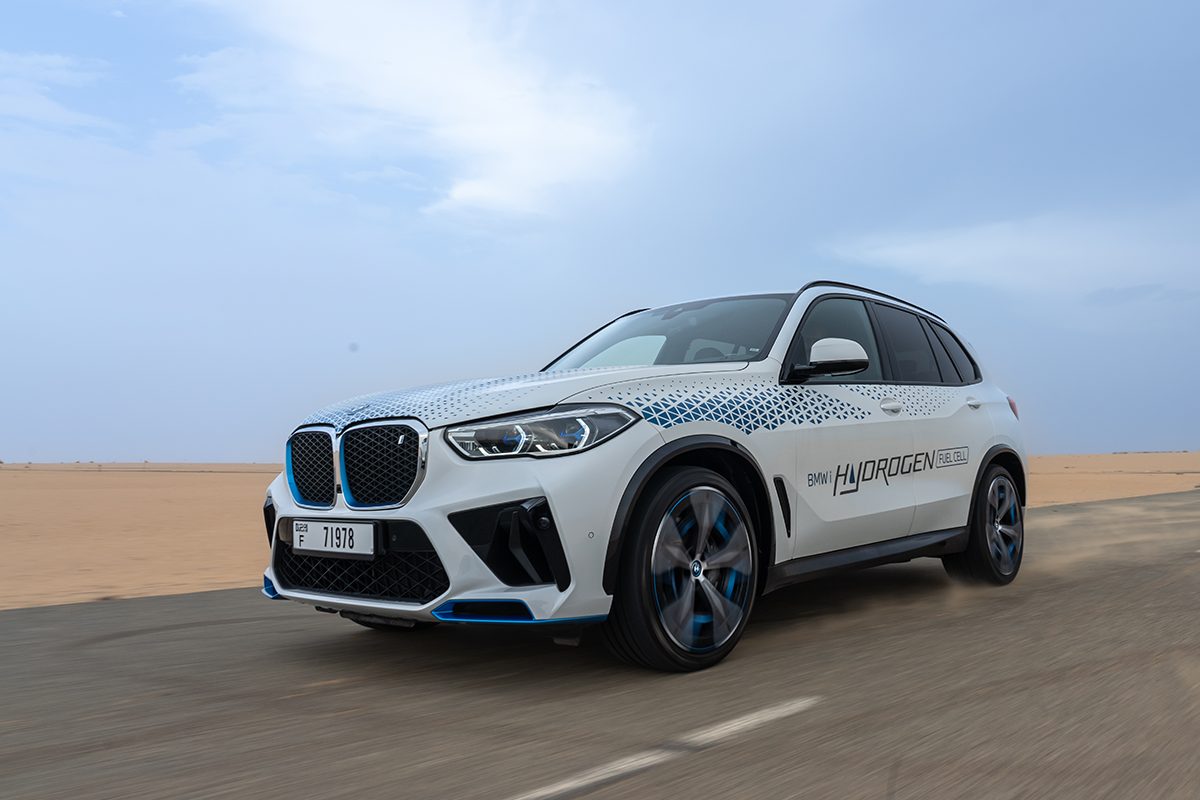 BMW iX5 Hydrogen passa por testes rigorosos nos Emirados Árabes