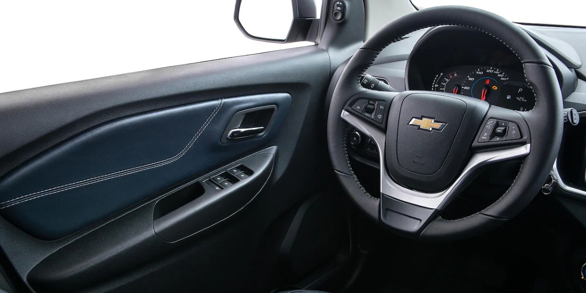 Chevrolet Onix 1.0 2024: ficha técnica, preço e itens de série