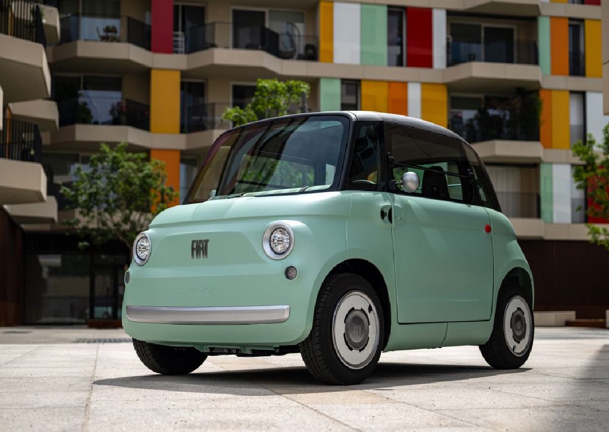 Fiat lança carro elétrico que pode ser conduzido por pessoas de 14 anos