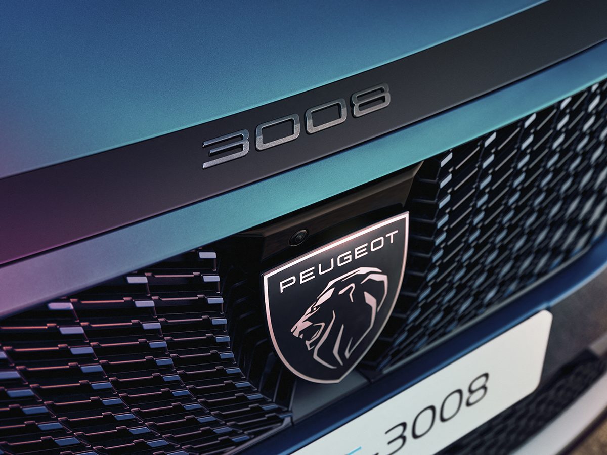 Novo Peugeot e-3008 é revelado e vai muito além de um SUV elétrico