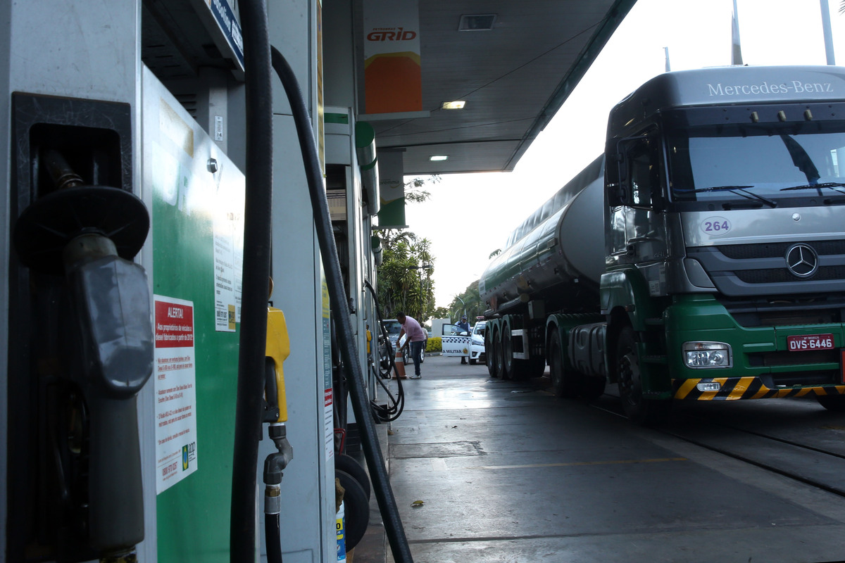 Quanto custa completar o caminhão com diesel