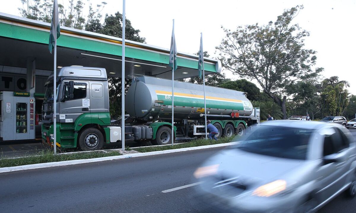 O caminhoneiro tem deixado boa parte dos ganhos na bomba com os aumentos do diesel 