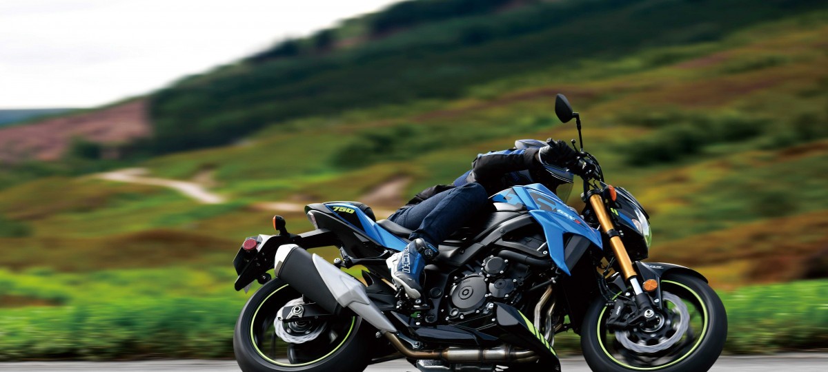 Suzuki GSXS750 2024 ficha técnica, preço e itens de série