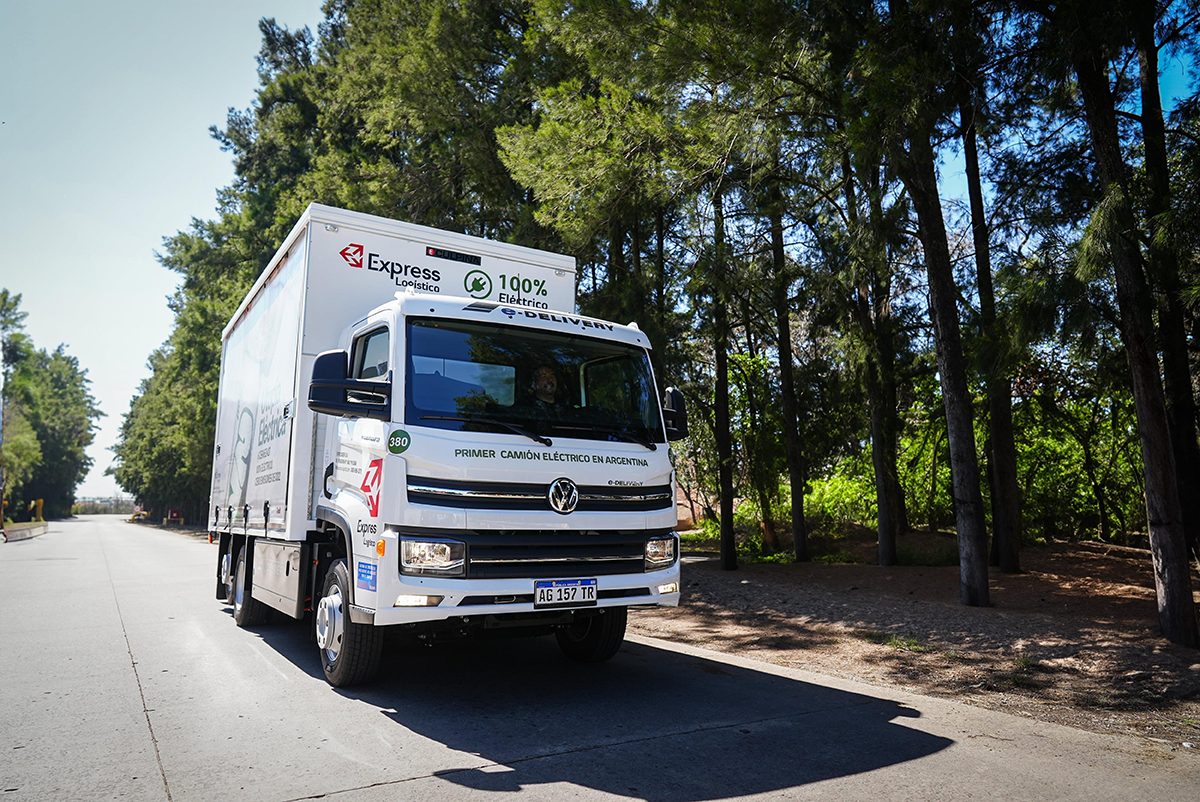 VW entrega primeiro caminhão elétrico na Argentina