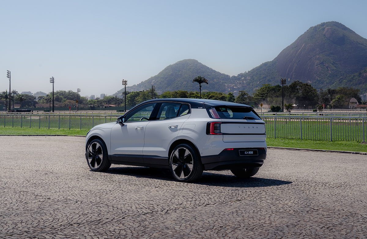 Volvo lança novo SUV elétrico no Brasil com preço de Jeep Compass