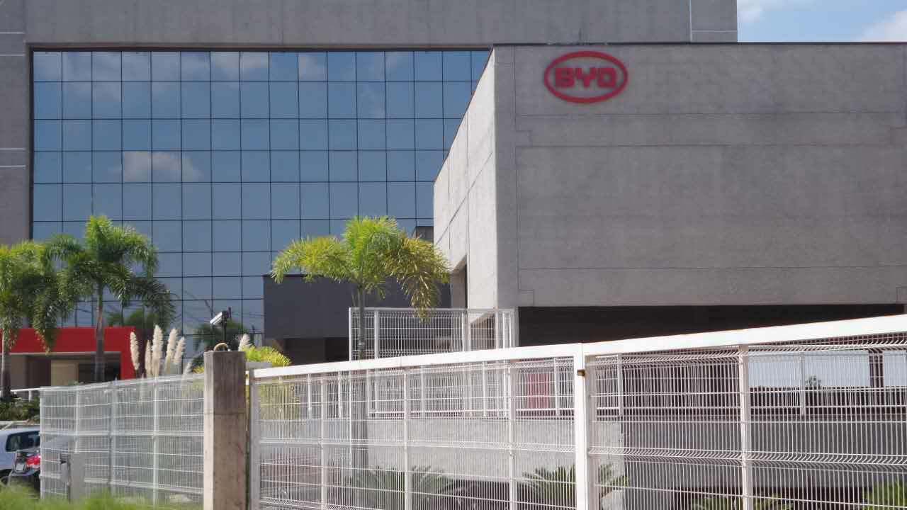 Com tanto investimento aqui, não é a toa que a BYD se destaca 