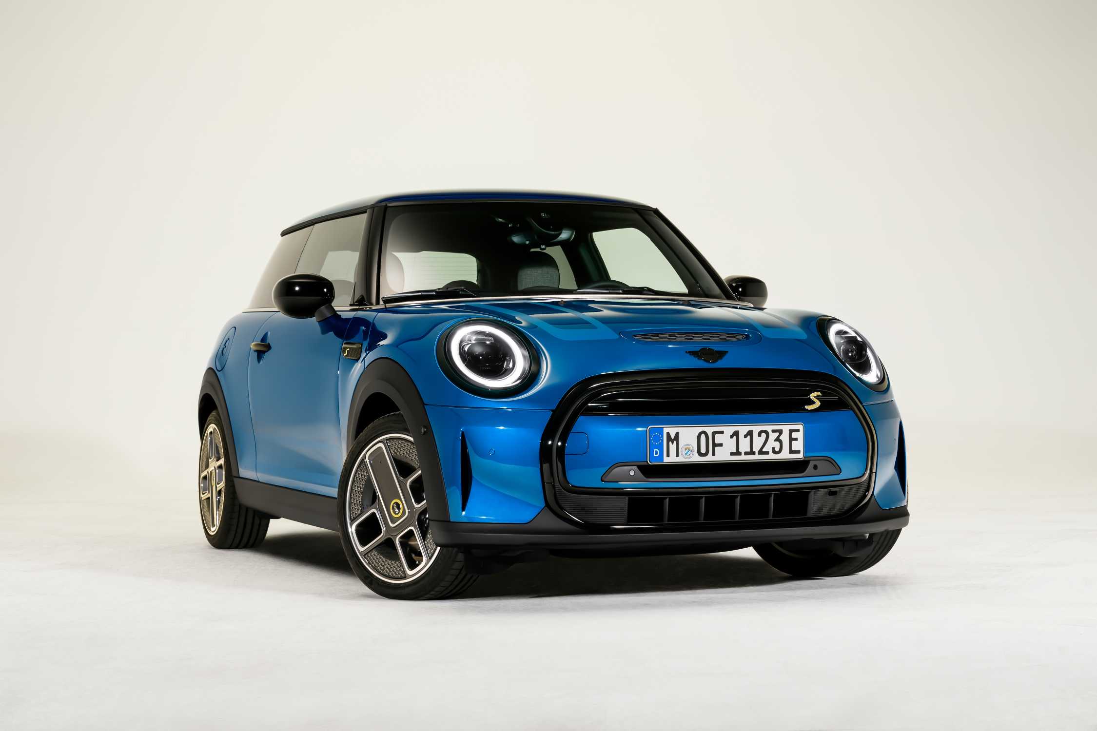 O Mini Cooper S Electric tem toda a cara da MINI 