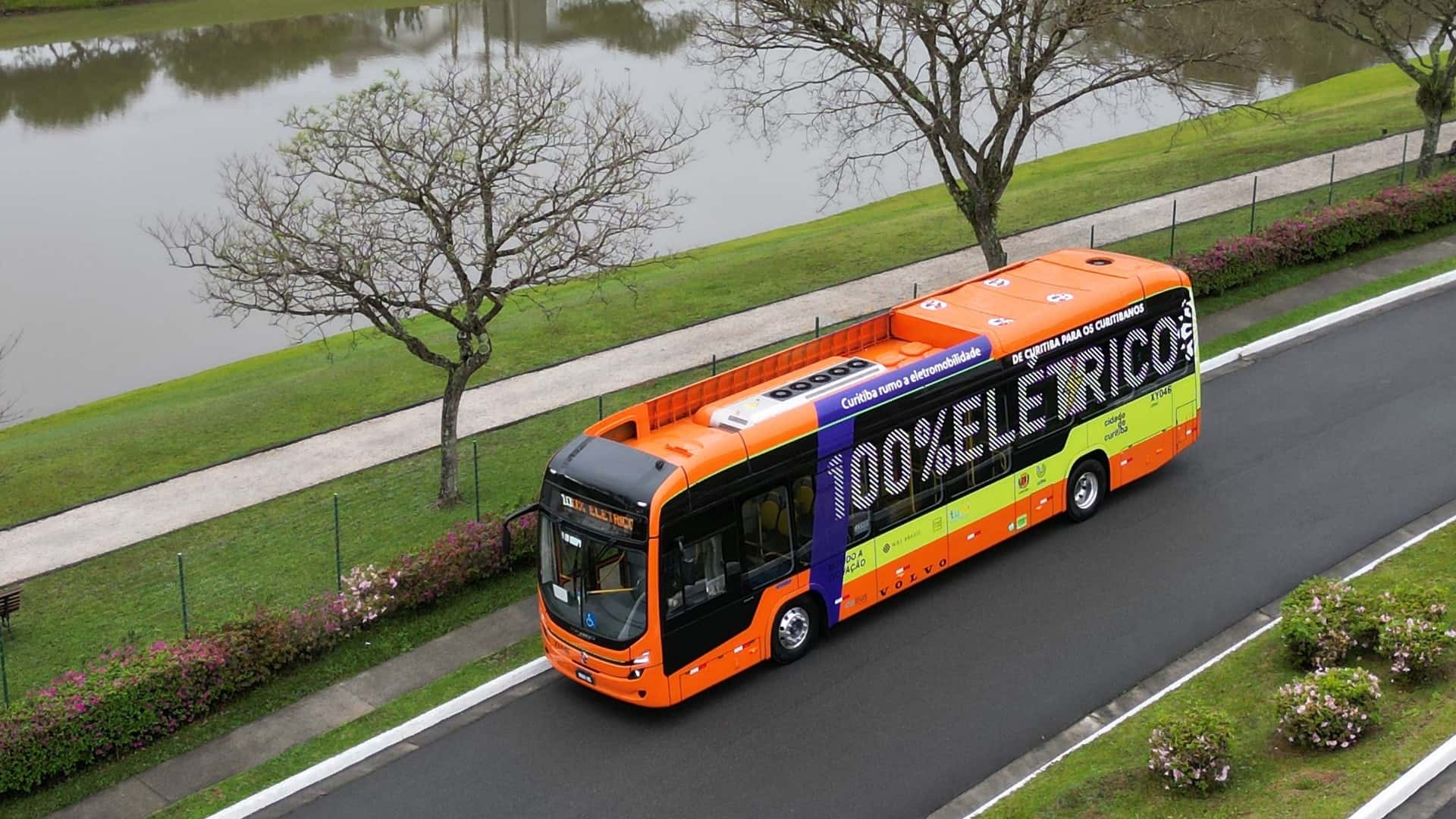 Volvo BZL em Curitiba - PR