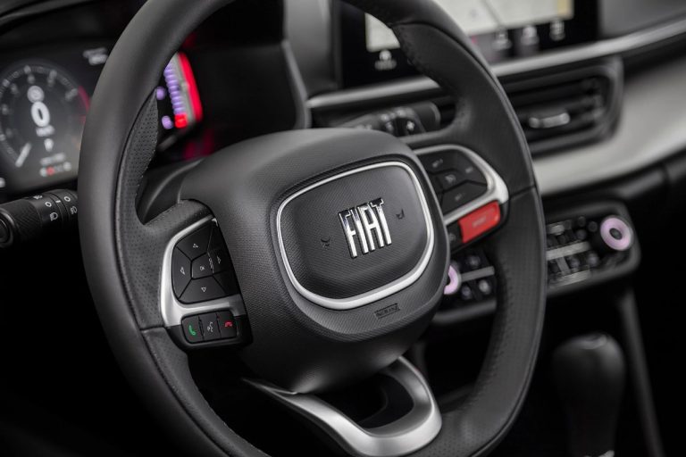 Volante do Fiat Pulse Audace Hybrid 2026