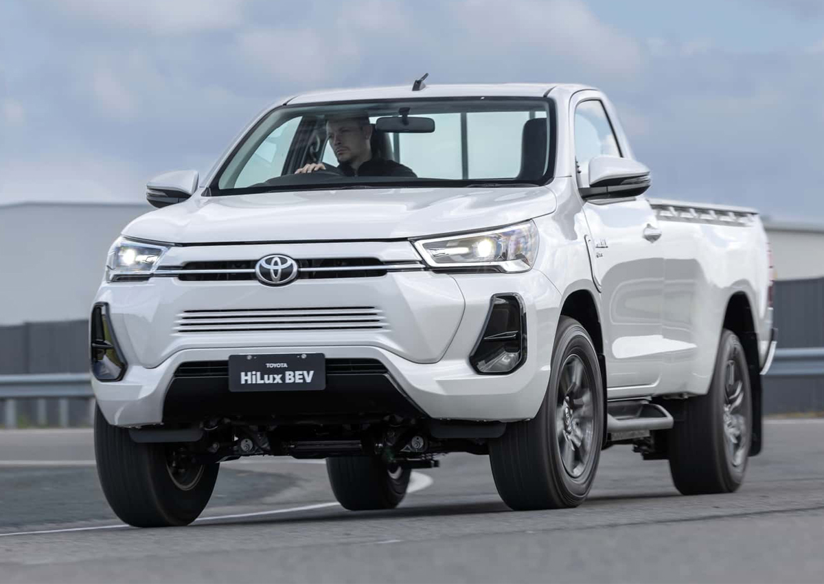 Toyota Hilux elétrica deve ganhar produção em breve