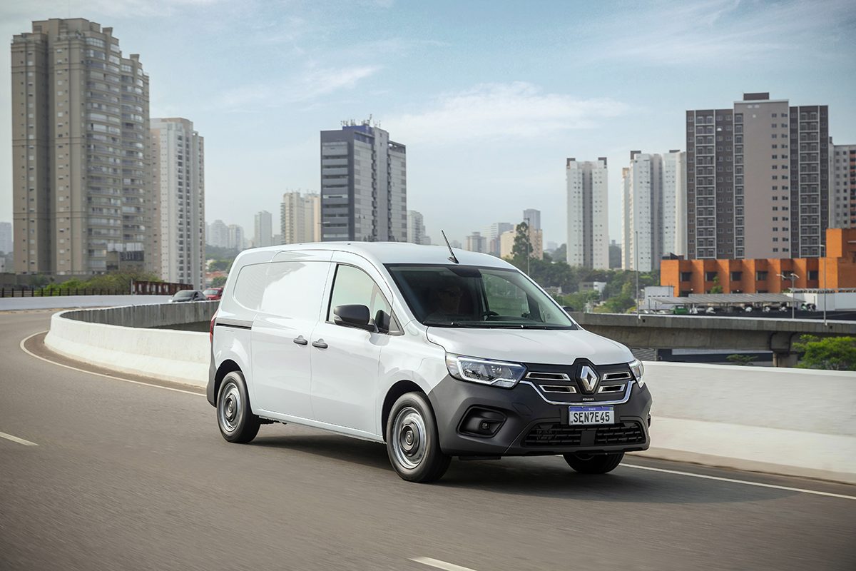 Renault Kangoo 100% elétrico ganha nova versão por quase R$ 260 mil