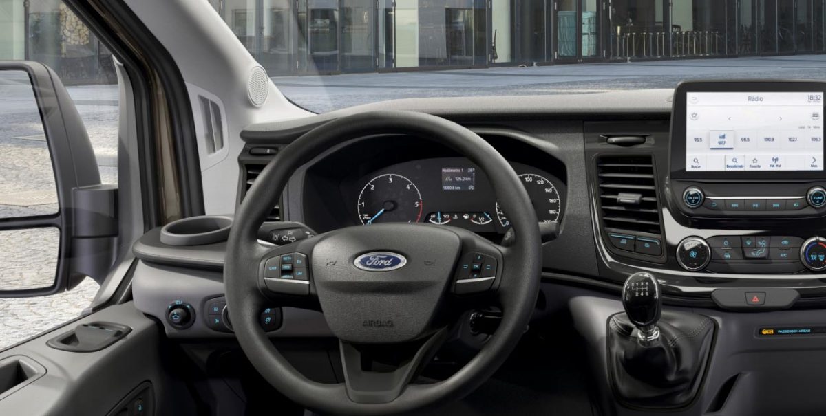 Ficha técnica do Ford Transit Chassi 2024 