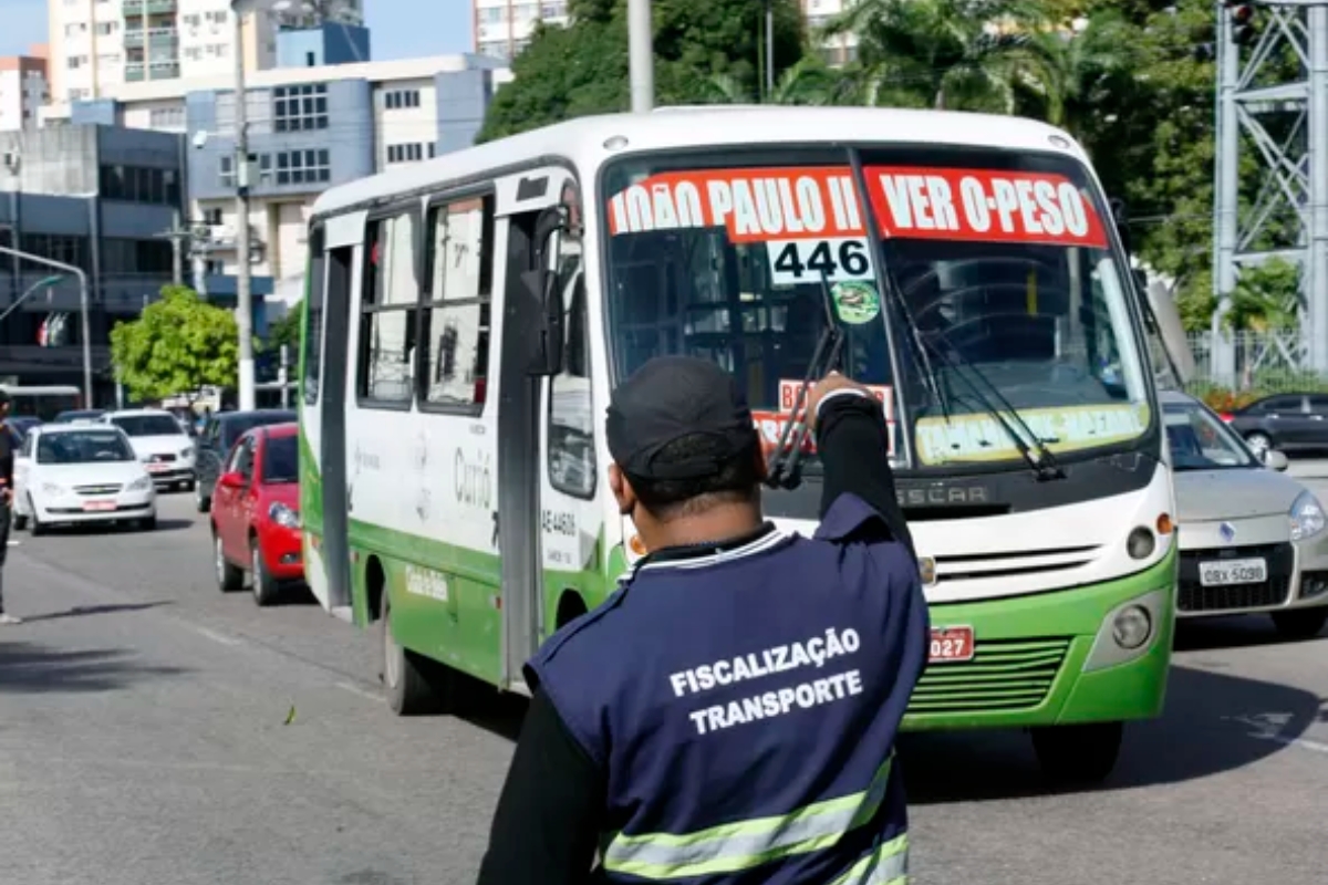 Motoristas inadimplentes podem sofrer penalidades ao parar em blitz(Foto: Divulgação/SeMob)