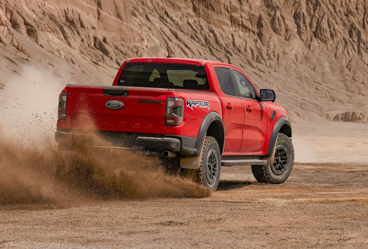 Carro picape Ford Ranger Raptor vista de trás