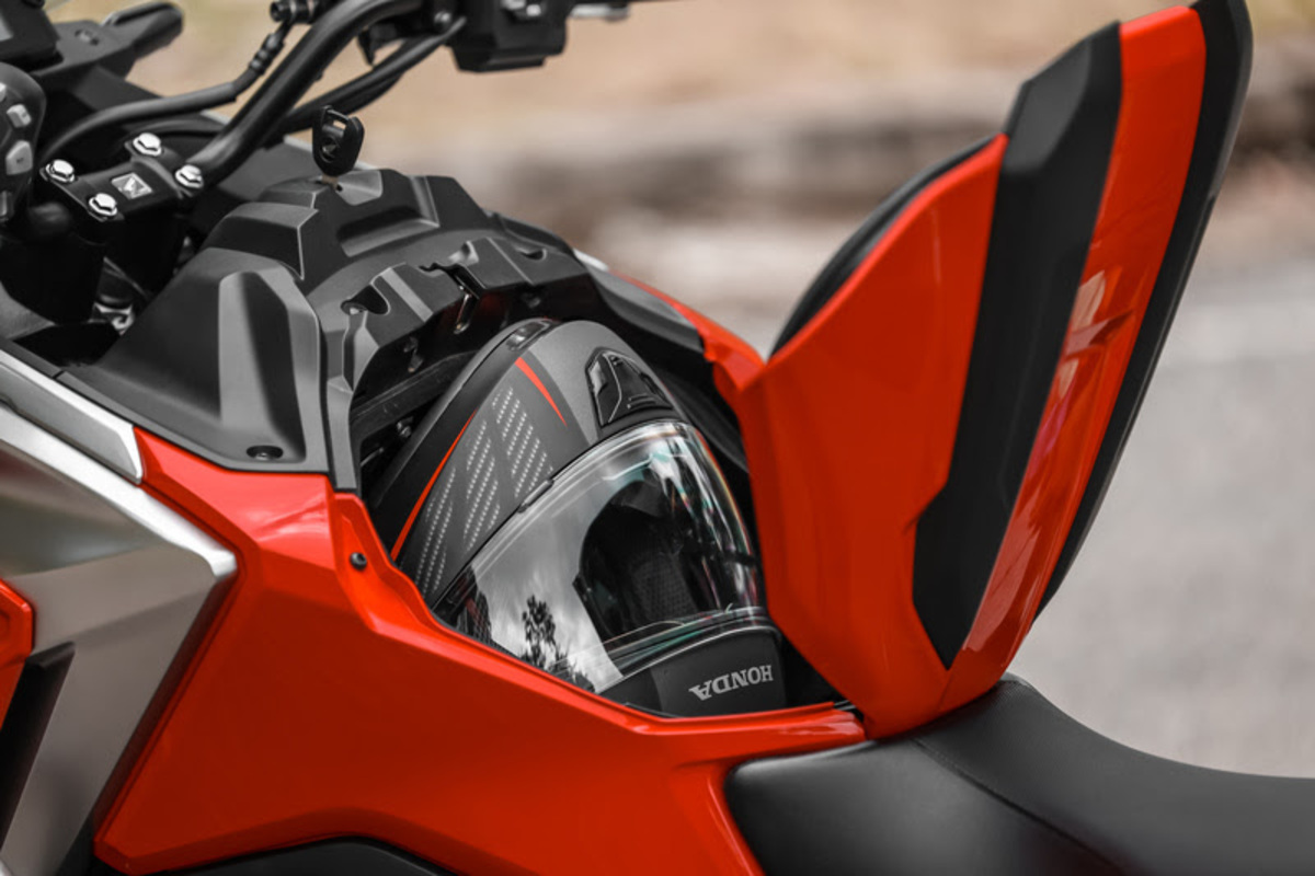 Compartimento para capacete da moto Honda NC 750X