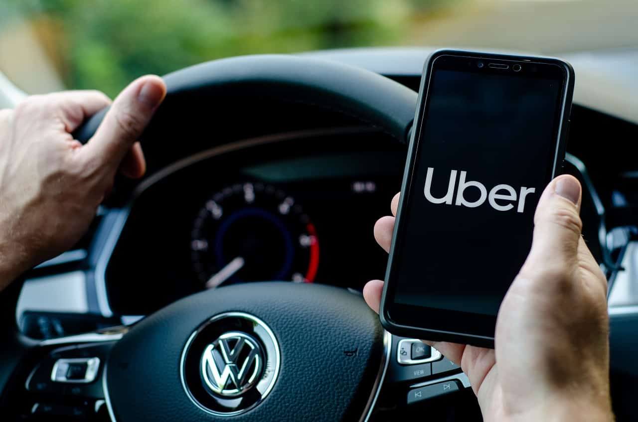 Motorista Uber expulso: lista de atitudes que fazem perder a conta