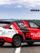 Mitsubishi apresenta Eclipse Cross R, SUV de rally que pode ser comprado pelo público