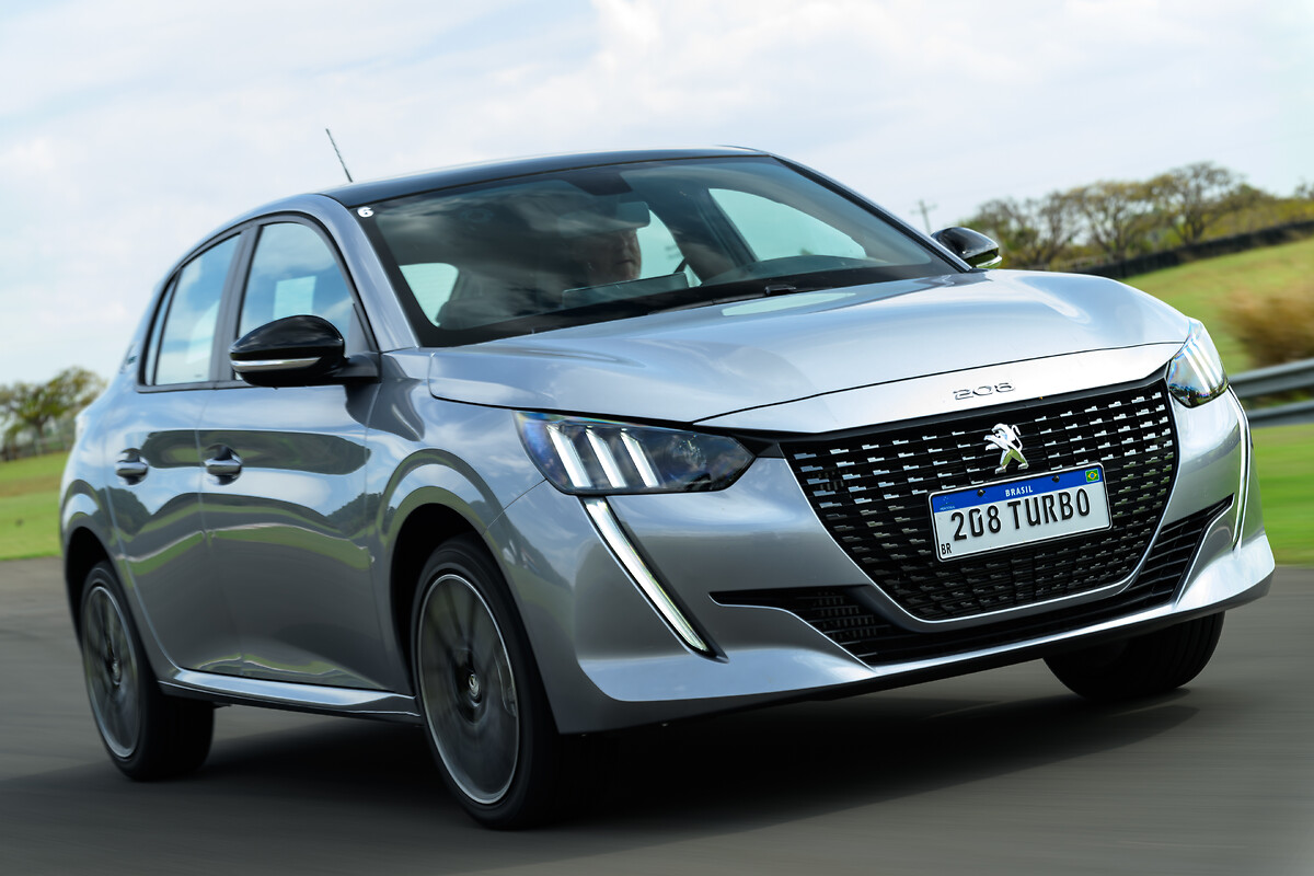 Peugeot 208 Style Turbo 2024: ficha técnica, preço e itens de série