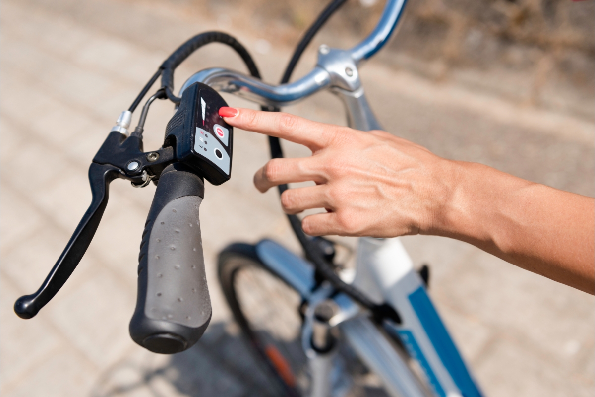 Manutenção preventiva é fundamental para dirigir bike elétrica com segurança - Foto: reprodução/internet