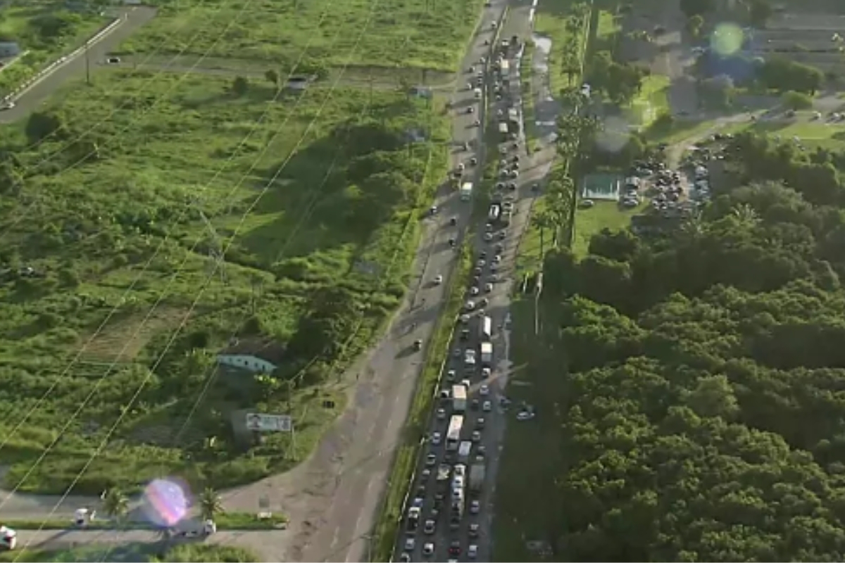  Pernambuco é o único estado que não garante isenção do IPVA a partir da data de fabricação do veículo -BR-232 — Foto: Reprodução/TV Globo