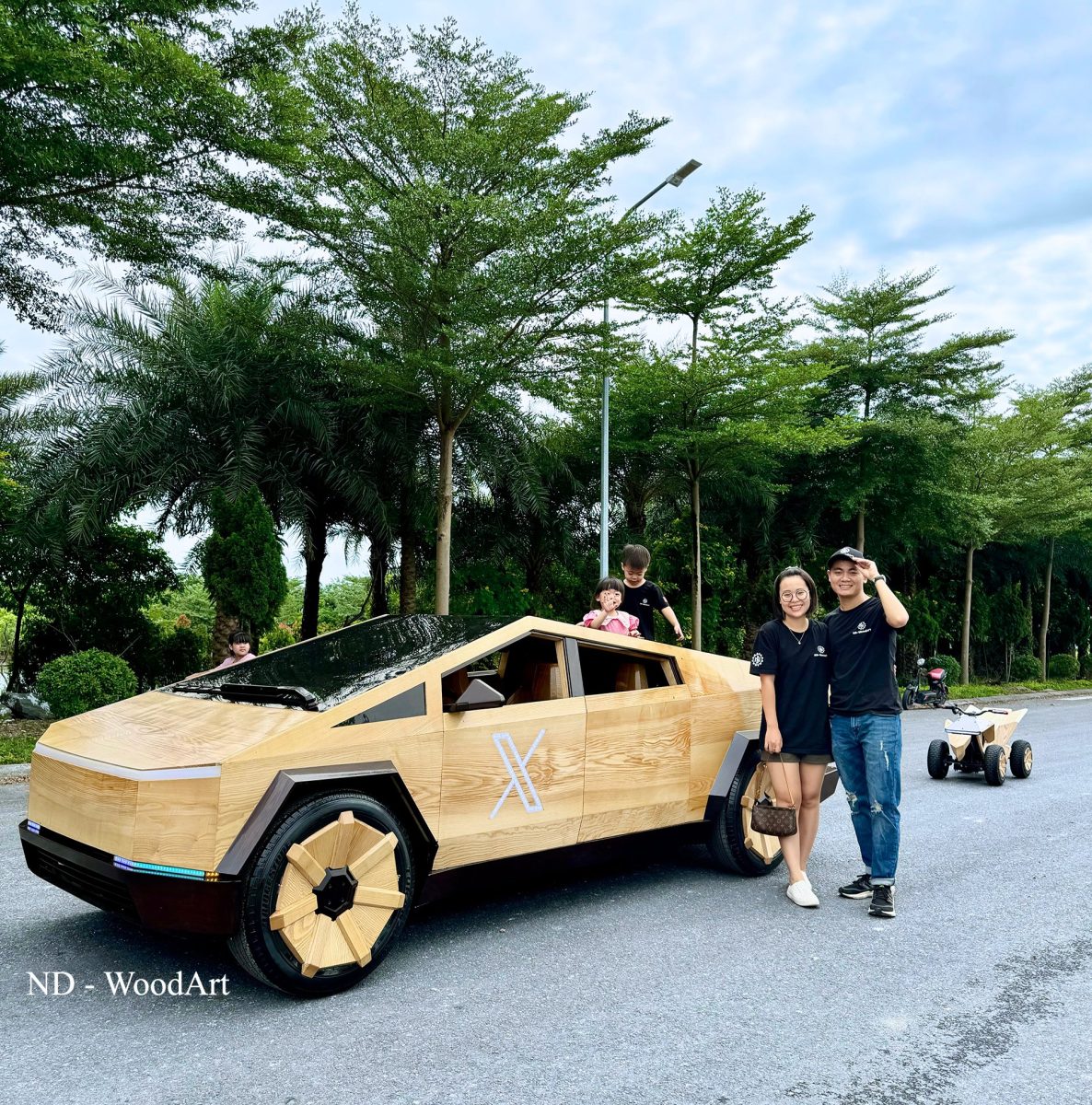 Carro de madeira? Conheça a replica da Tesla Cybertruck