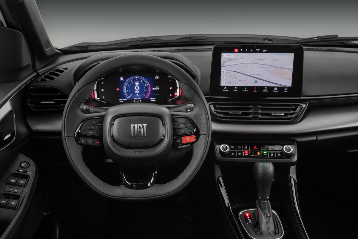 Interior do carro Fiat Fastback Turbo 200