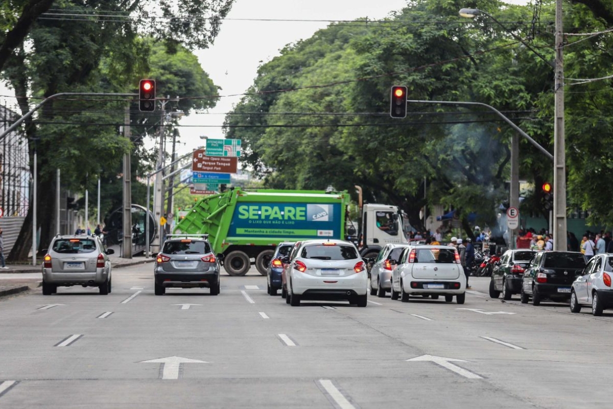 Trânsito no Paraná - (Foto: Geraldo Bubniak)