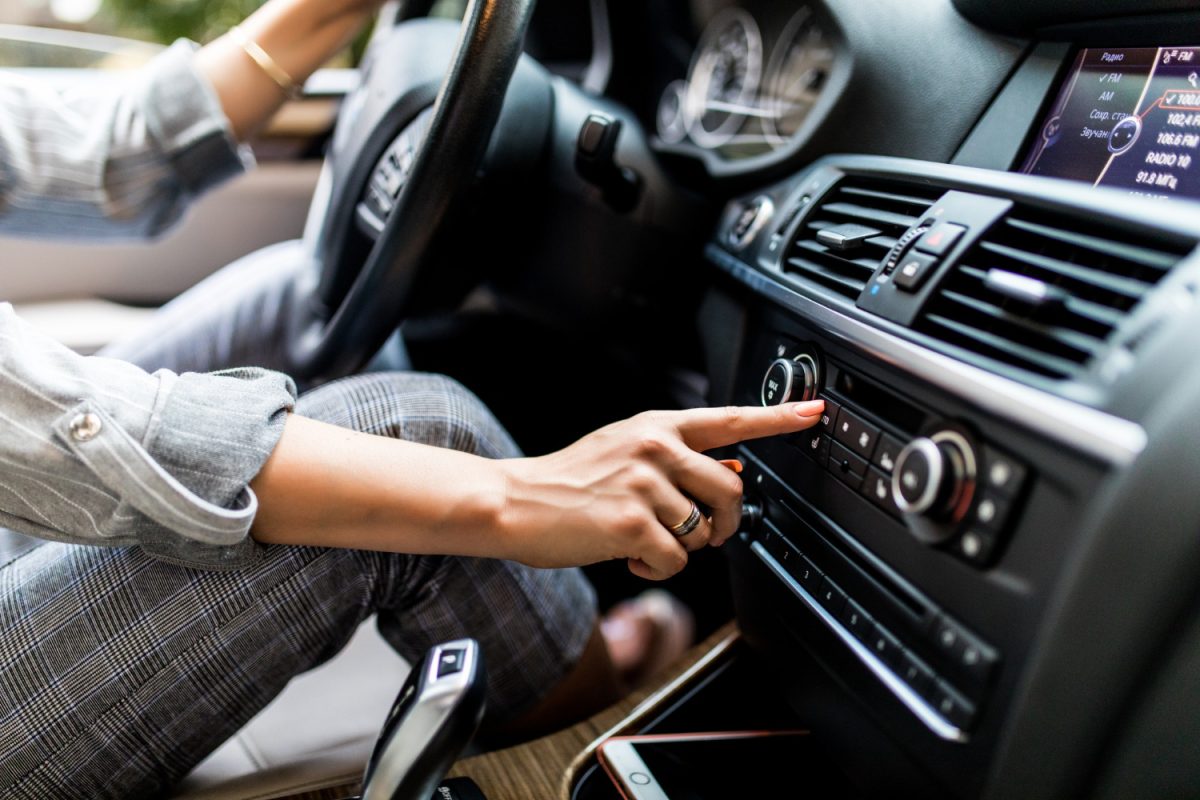 Muito calor por aí? Mitos e verdades sobre o ar condicionado do carro