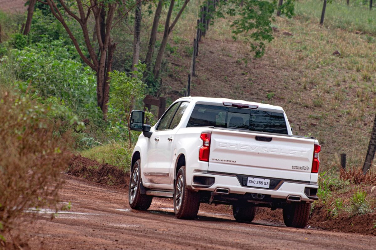 Tudo o que a Chevrolet Silverado High Country tem de melhor e pior