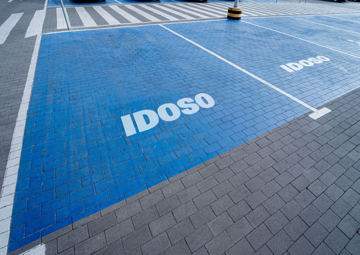 Idoso pode usar cartão de estacionamento em outros estados?