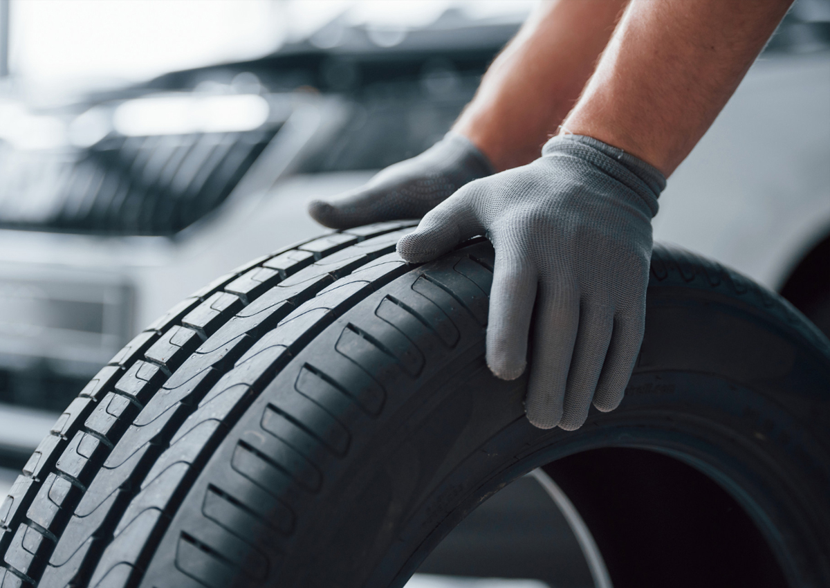 Dias mais quentes exigem cuidado redobrado com a calibragem do pneu; entenda