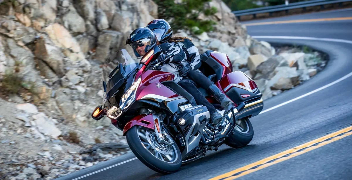 Honda GL 1800 Gold Wing Tour 2024: ficha técnica, preço e itens de série