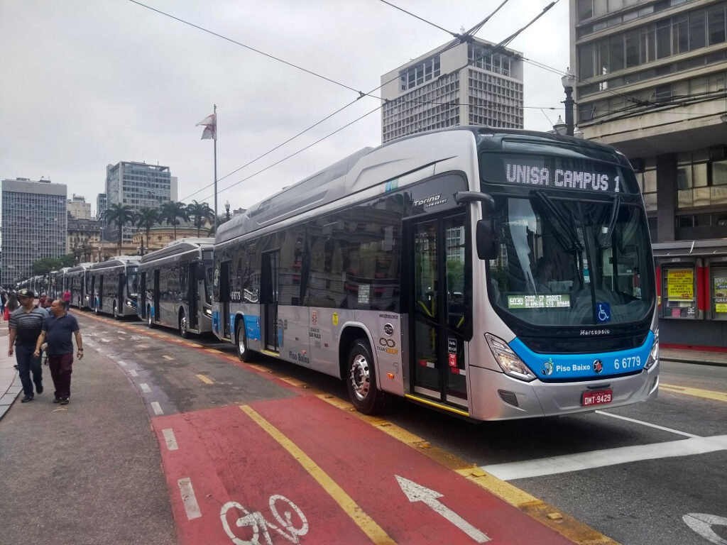 Veja regras para pegar ônibus DE GRAÇA em São Paulo aos domingos