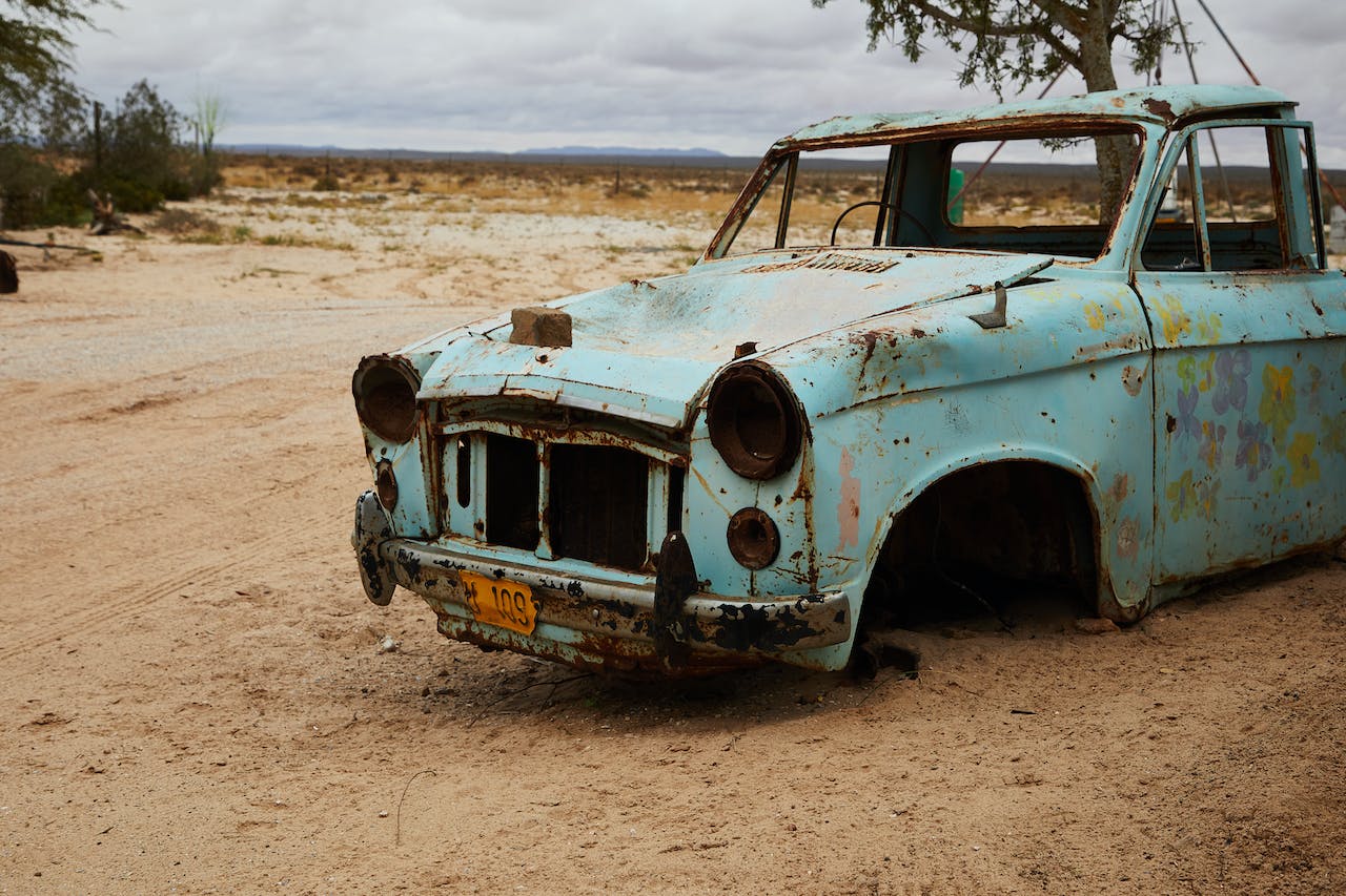 Veja como denunciar carro abandonado pela internet e as graves consequências que o veículo pode causar