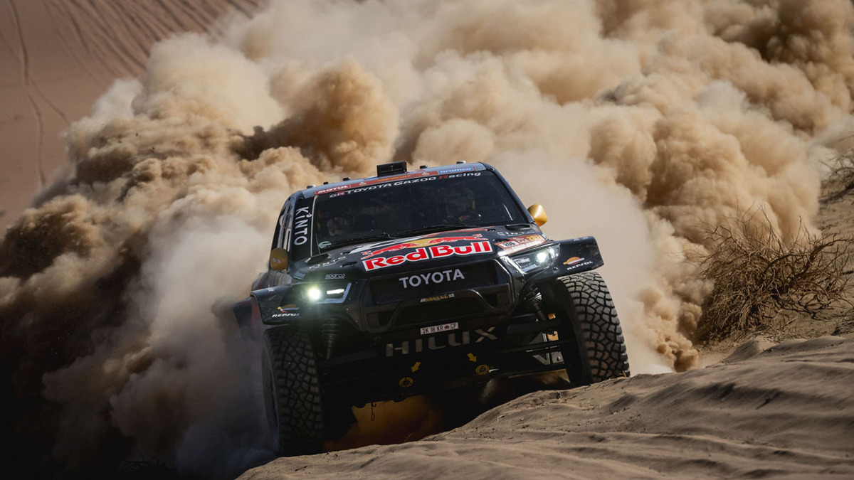 Toyota Hilux fica de cara nova para competir no Dakar 2024