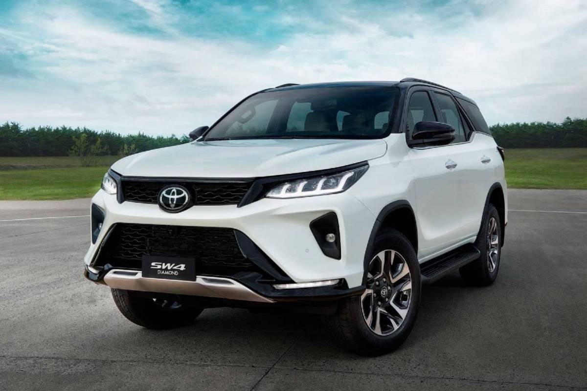 Toyota SW4 pode ganhar versão elétrica em breve