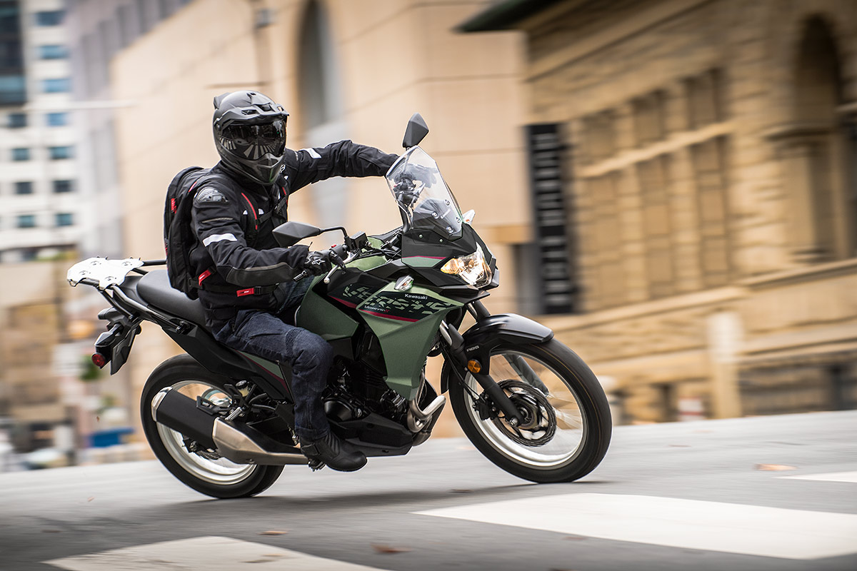 Ficha técnica da Kawasaki Versys-X 300 2024