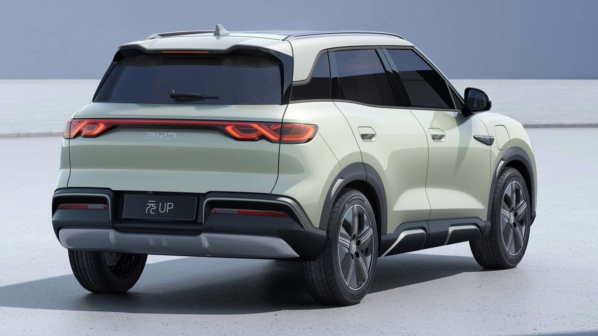 BYD Dolphin pode ganhar configuração SUV; veja como seria