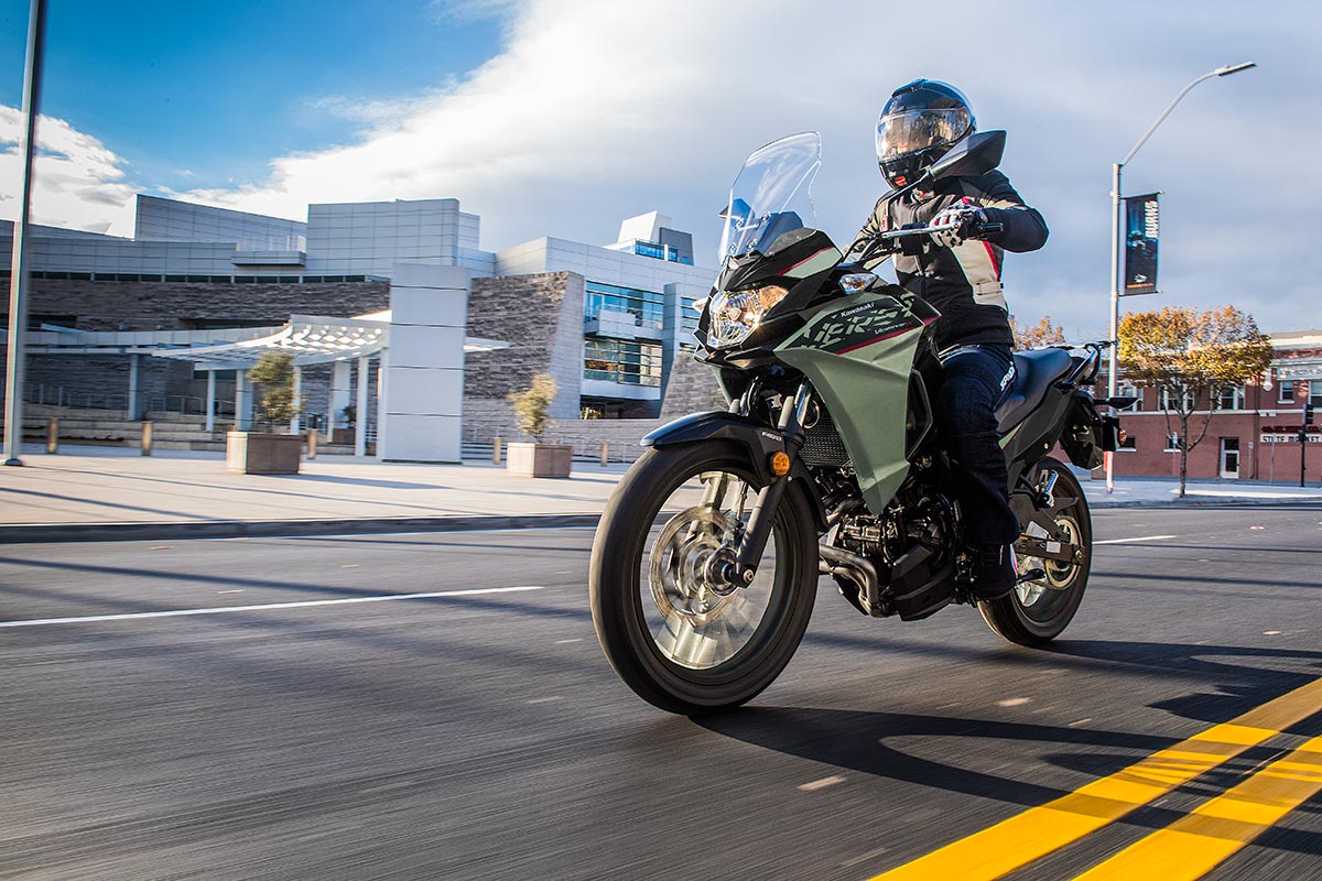 Ficha técnica da Kawasaki Versys-X 300 2024