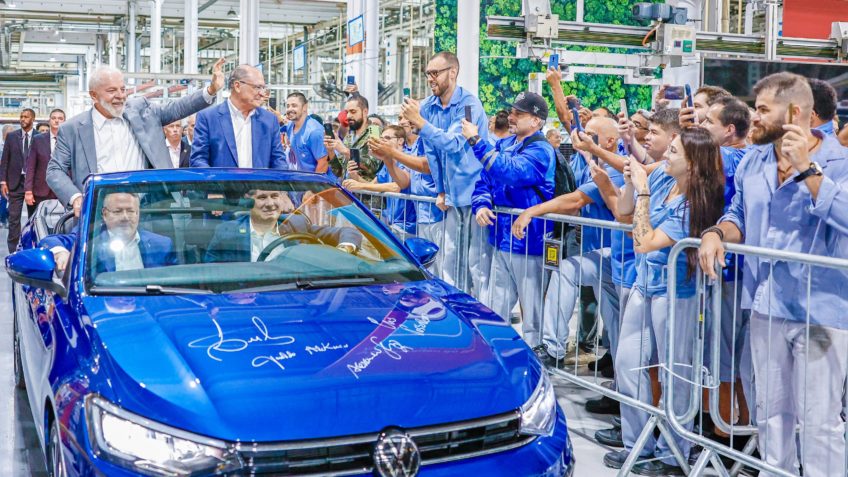 Volkswagen faz “carro especial” para receber presidente Lula em sua fábrica