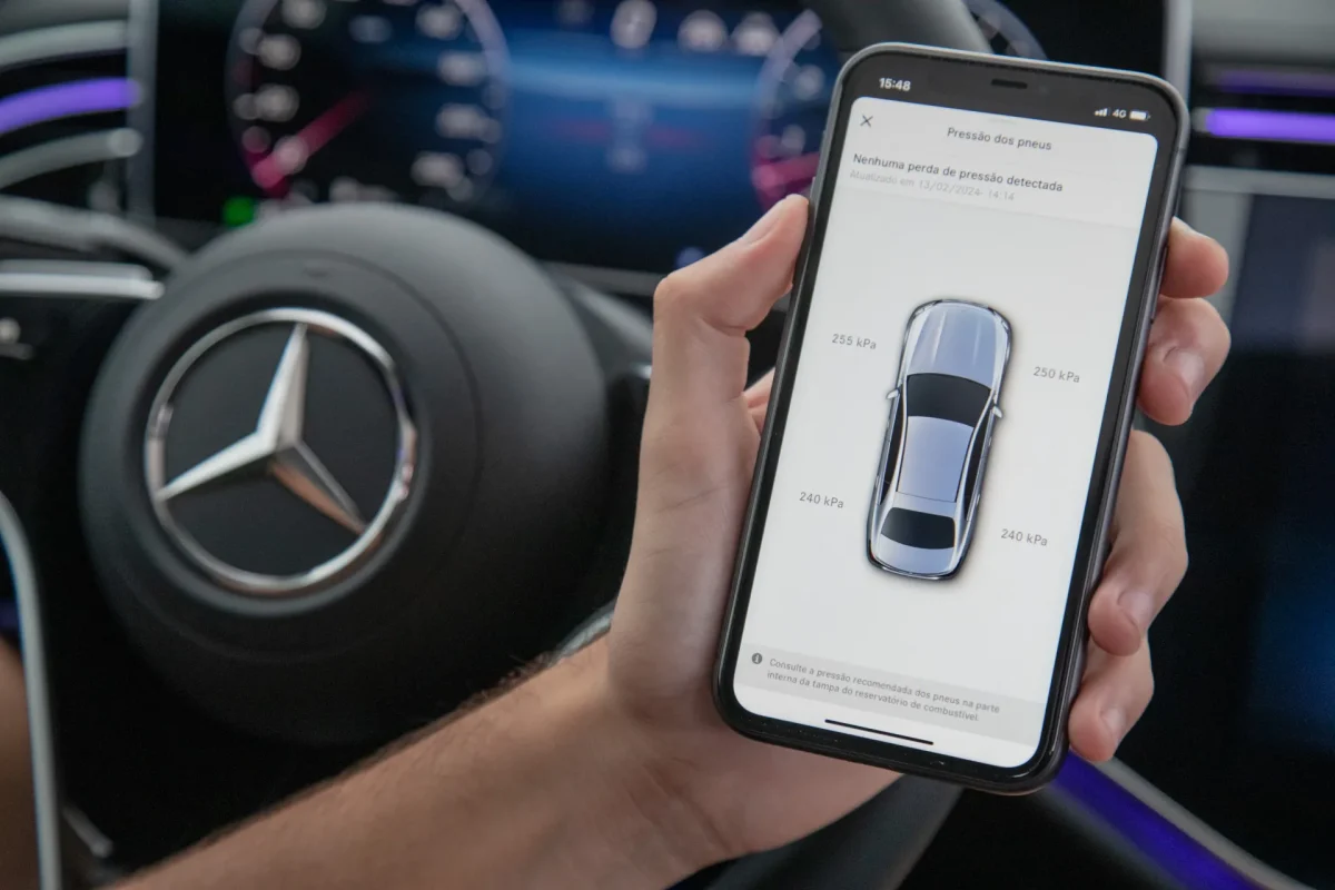 Novo aplicativo da Mercedes permite controlar seu carro pelo celular