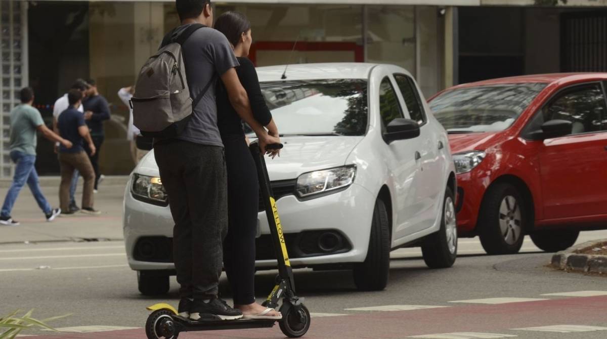 5 regras para conduzir patinete elétrico que talvez você não saiba