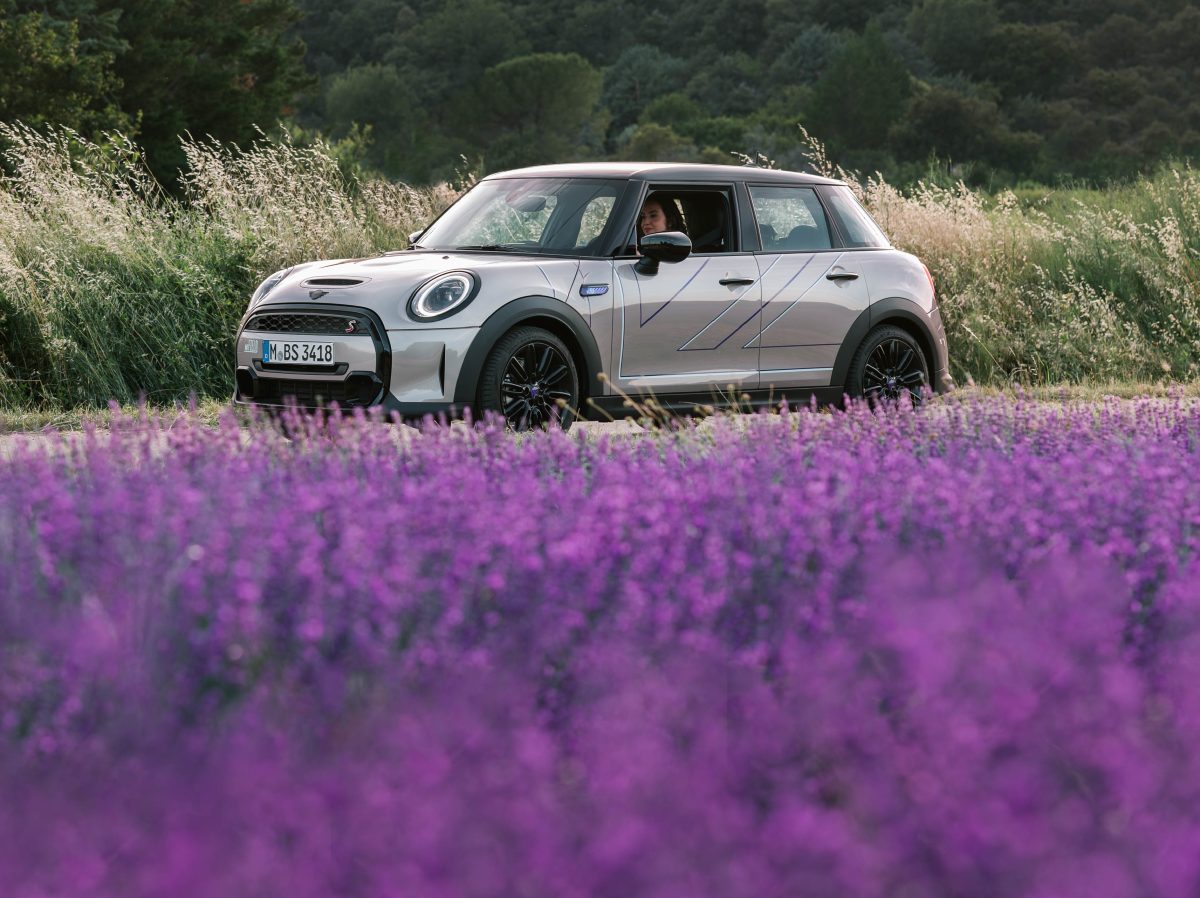 Mini Cooper S agora tem versão com edição limitada e itens exclusivos