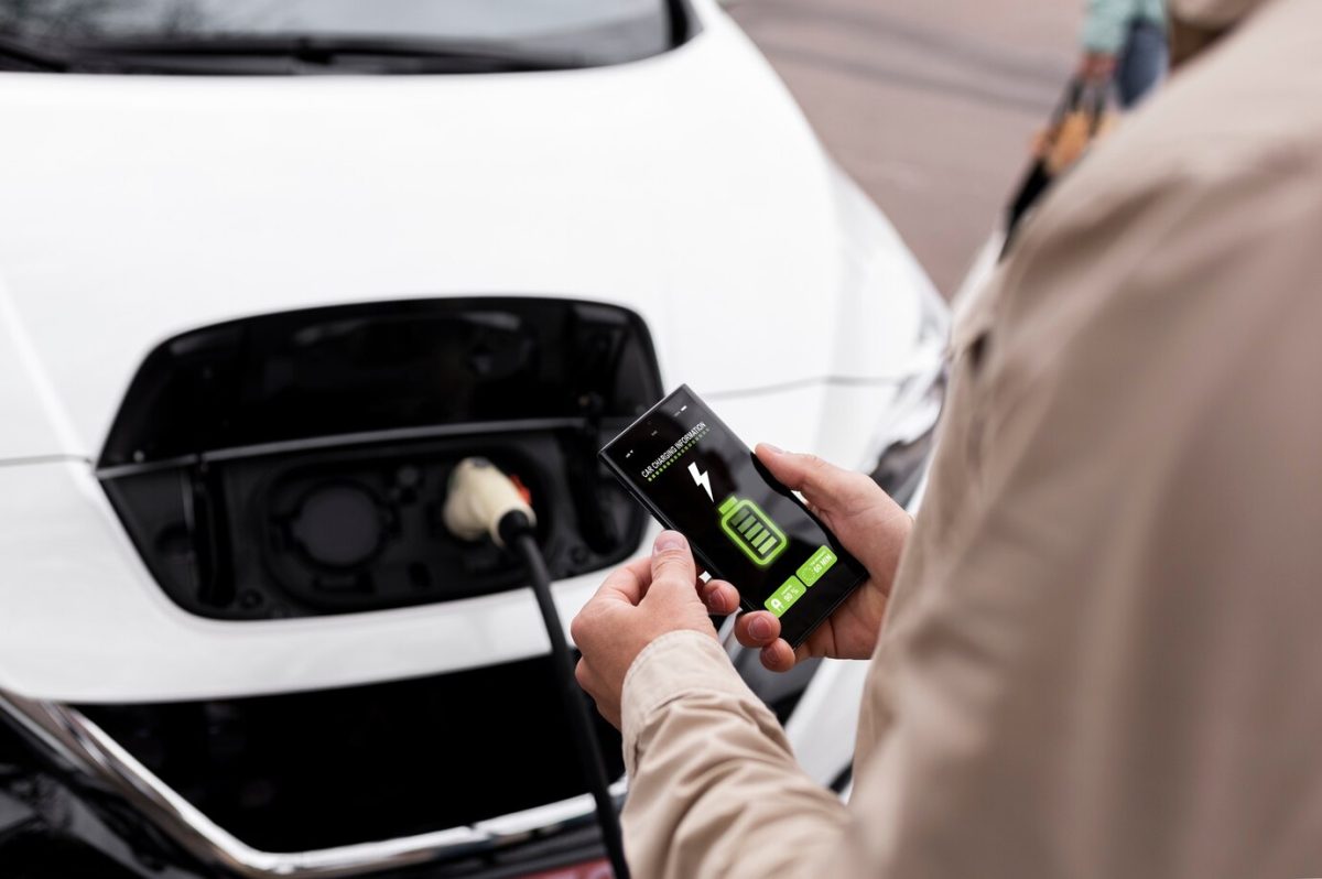 Como colocar um carro elétrico para carregar em casa: é qualquer tomada?