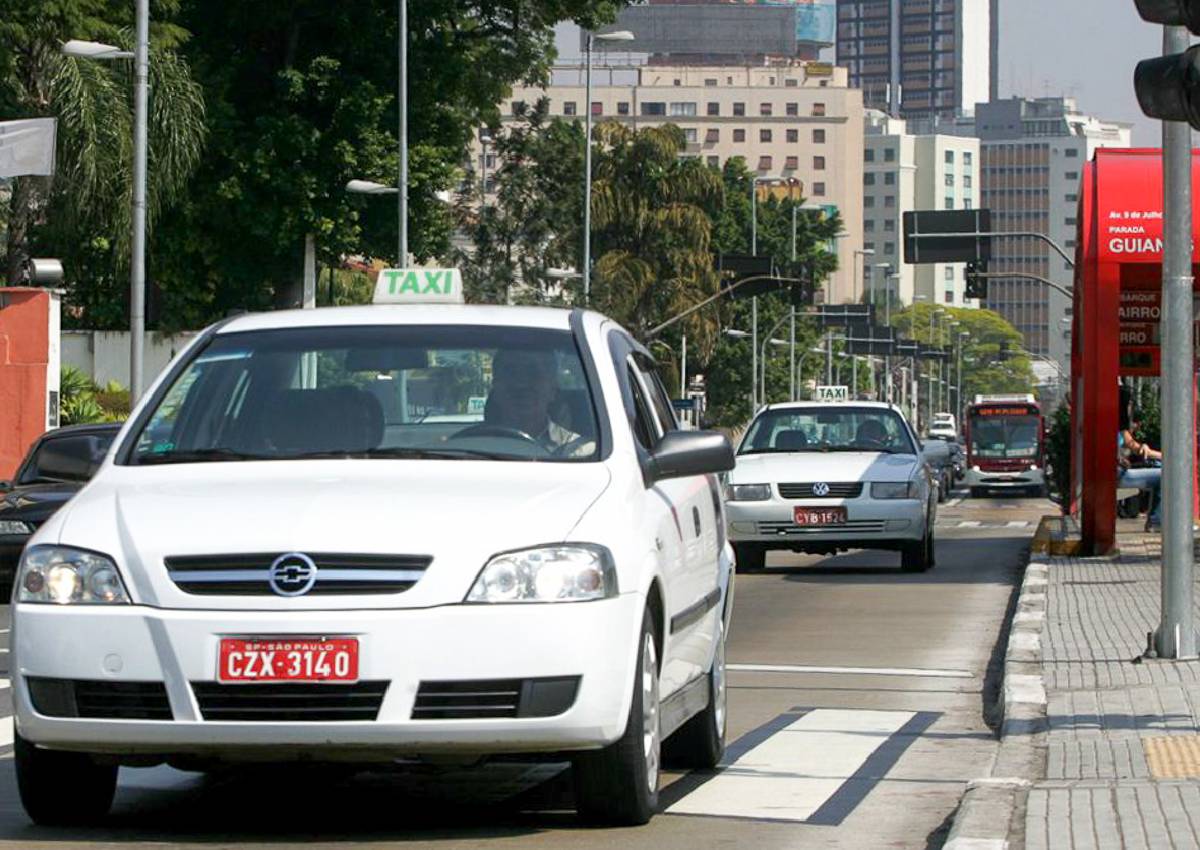 O que é preciso para ser taxista em 2024