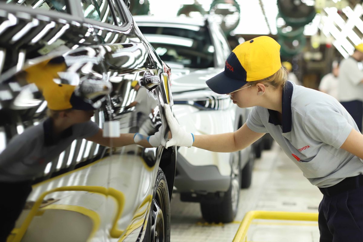 Toyota confirma a chegada de 2 novos carros híbridos inéditos no Brasil