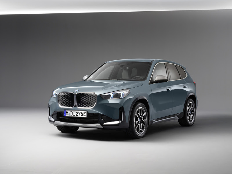 Nova versão 100% elétrica do BMW iX1 tem alcance de 332 km