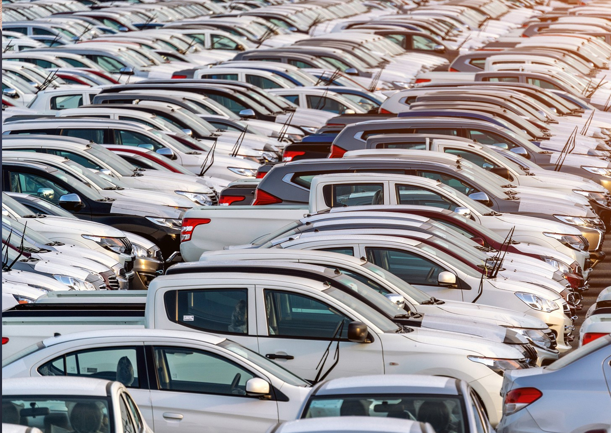 Boa notícia para quem deseja comprar carro usado: PL extingue multas e débitos ocultos na hora da transferência